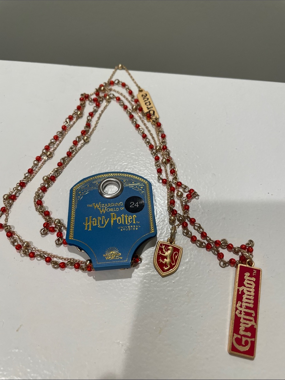 Harry Potter universal studios gryffindor necklace nwt